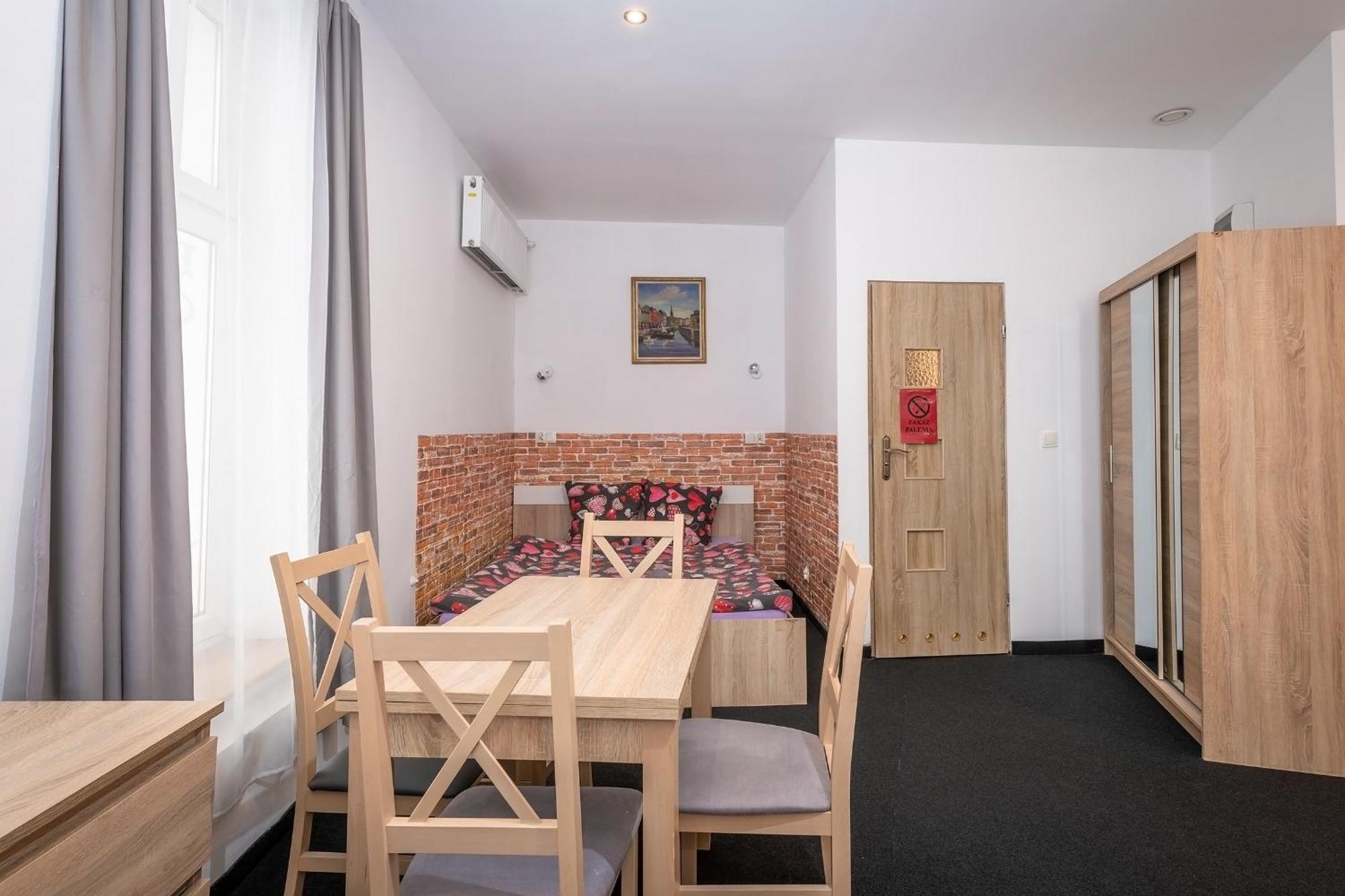 Queen Apartments Краков Экстерьер фото