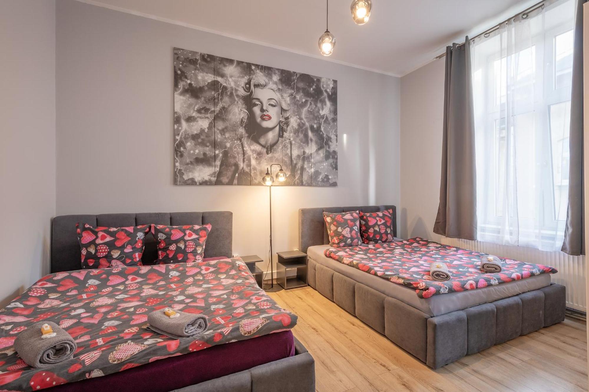 Queen Apartments Краков Экстерьер фото