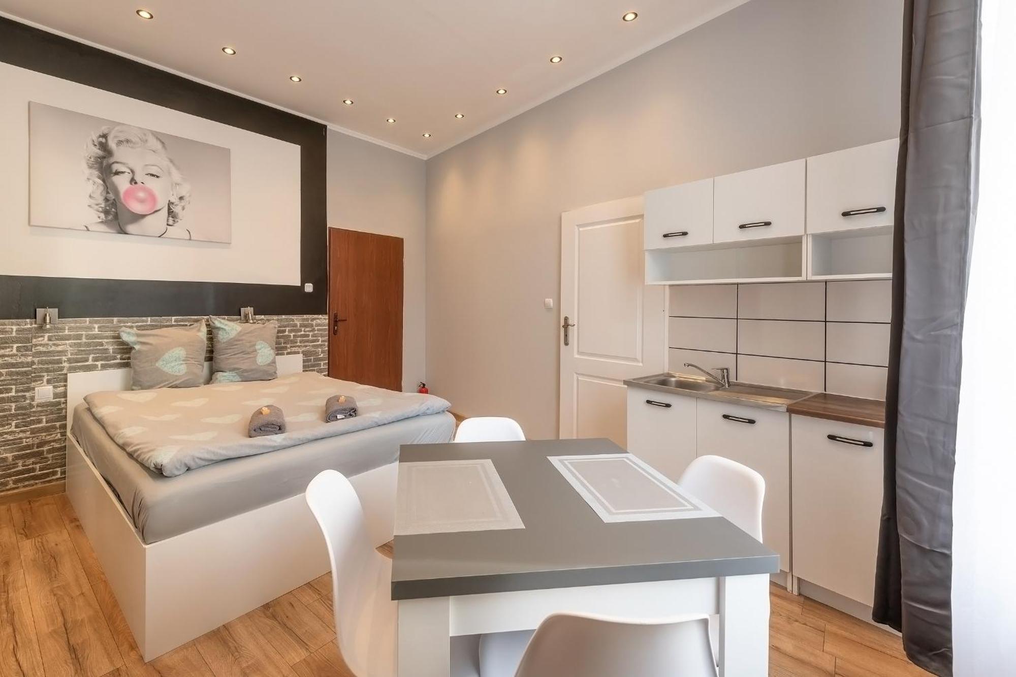 Queen Apartments Краков Экстерьер фото