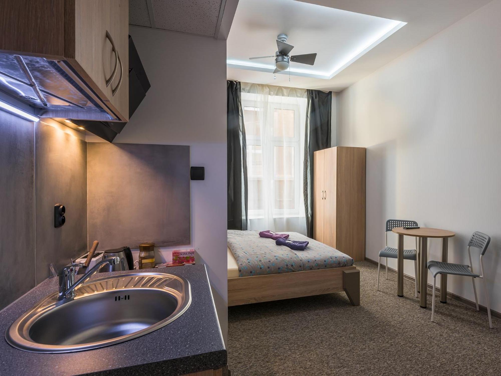 Queen Apartments Краков Экстерьер фото
